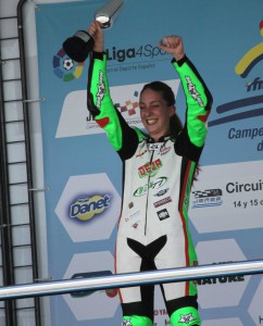 Andrea Sibaja en el cajón más alto de Jerez en la primera del CEV Femenino 2016
