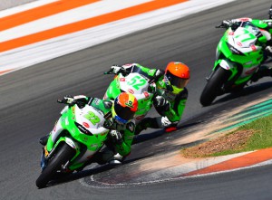 Los tres de los pilotos de Superbike Junior en acción